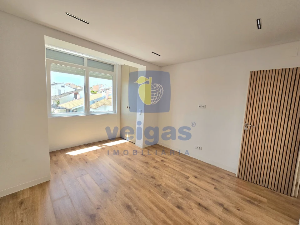 Apartamento T1 para Venda em Charneca de Caparica e Sobreda Foto 11