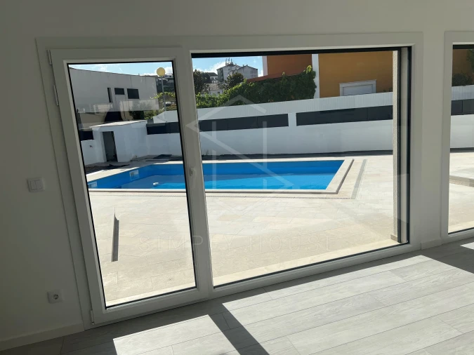 Moradia T3 para Venda em Turquel Foto 30