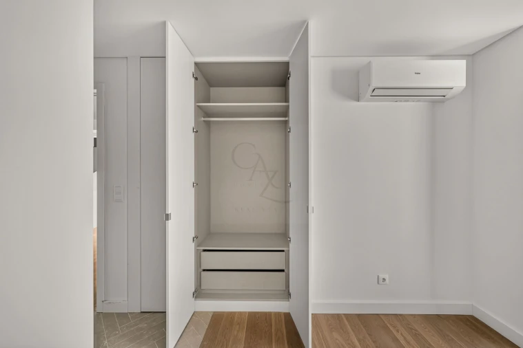 Apartamento T2 para Venda em Santo António Foto 23