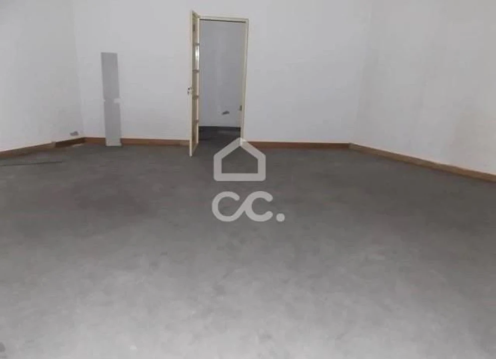 Negócio para Venda em Amiais de Baixo Foto 1
