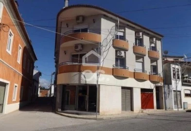 Negócio para Venda em Amiais de Baixo