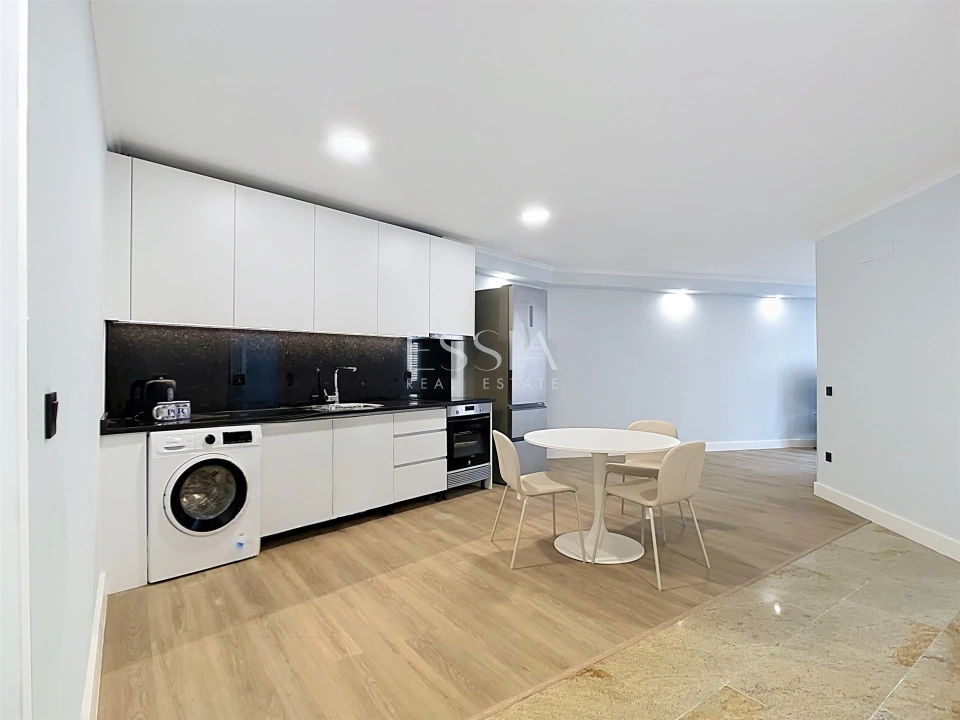 Apartamento T1 para Venda em Cedofeita, Santo Ildefonso, Sé, Miragaia, São Nicolau e Vitória Foto 1