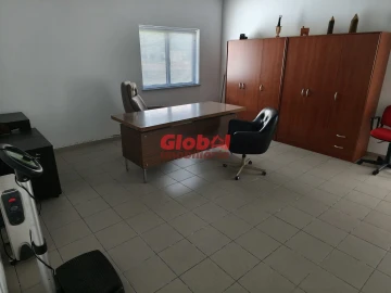 Armazém para Venda em Nelas