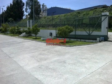 Armazém para Venda em Nelas