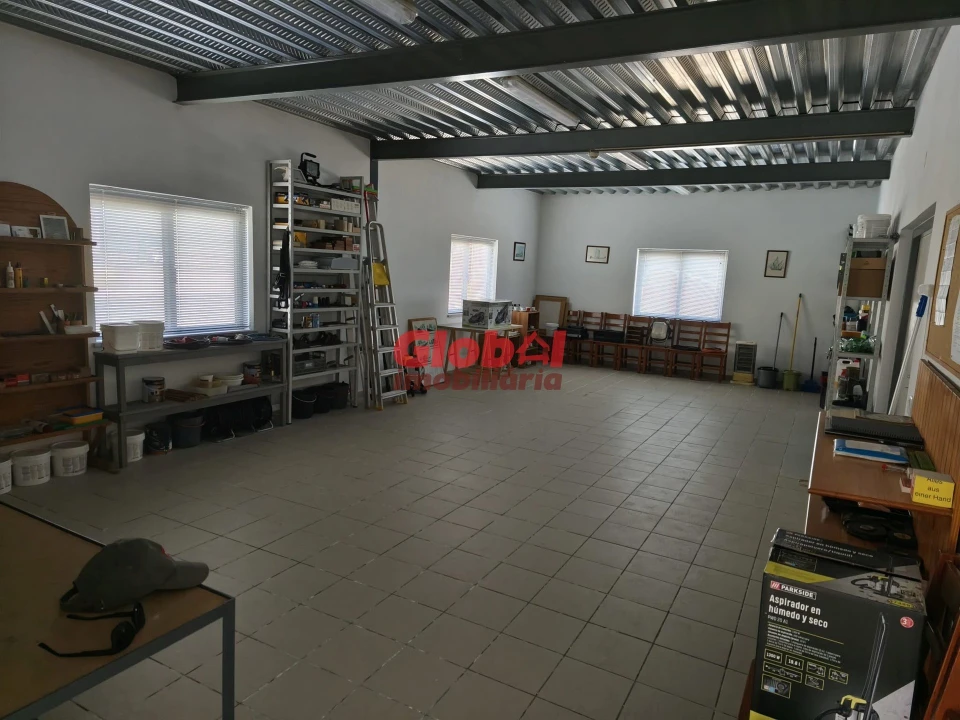 Armazém para Venda em Nelas Foto 11