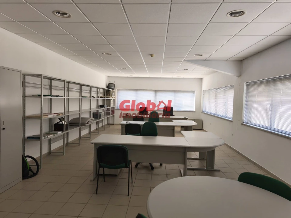 Armazém para Venda em Nelas Foto 9