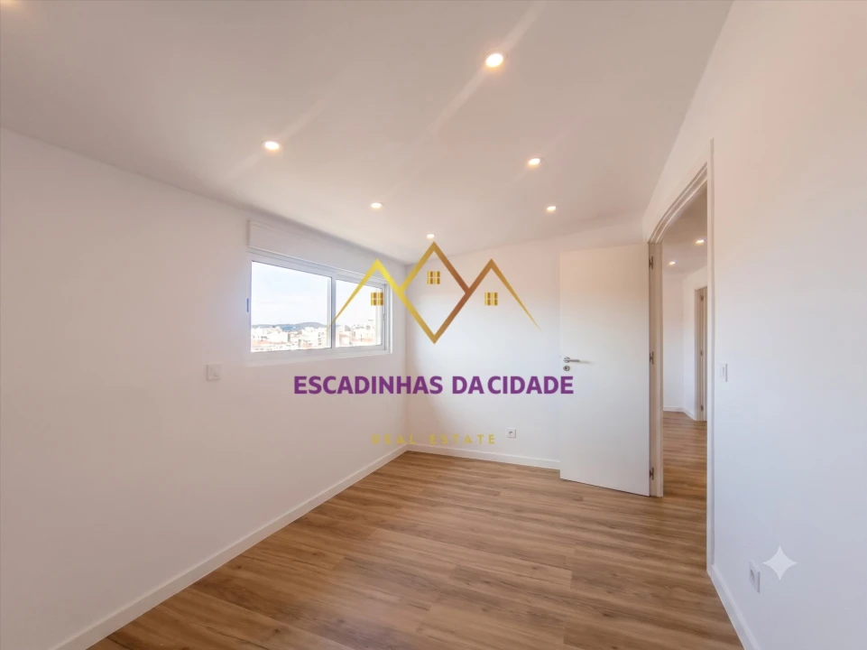 Apartamento T2 para Venda em Queluz e Belas Foto 16