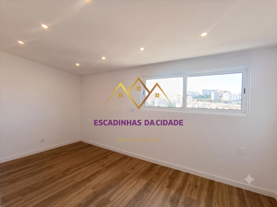 Apartamento T2 para Venda em Queluz e Belas Foto 15