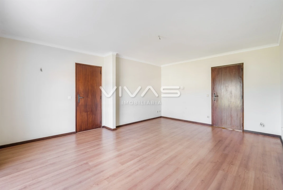 Apartamento T2 para Venda em Vila Verde e Barbudo Foto 8