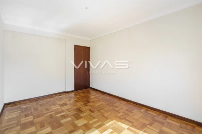 Apartamento T2 para Venda em Vila Verde e Barbudo