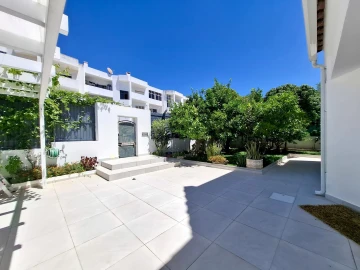 Moradia T5 para Venda em Albufeira e Olhos de Água