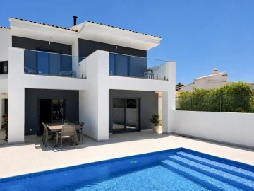 Moradia T5 para Venda em Albufeira e Olhos de Água
