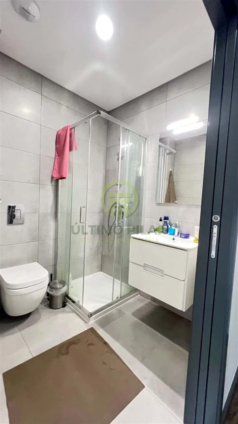 Apartamento T2 para Venda em Sé, Santa Maria e Meixedo