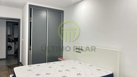 Apartamento T2 para Venda em Sé, Santa Maria e Meixedo