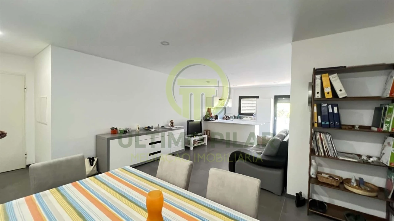 Apartamento T2 para Venda em Sé, Santa Maria e Meixedo Foto 6