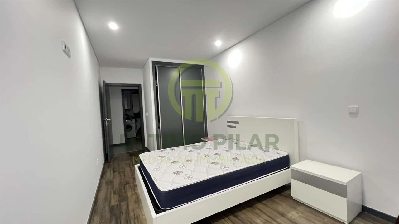 Apartamento T2 para Venda em Sé, Santa Maria e Meixedo Foto 3