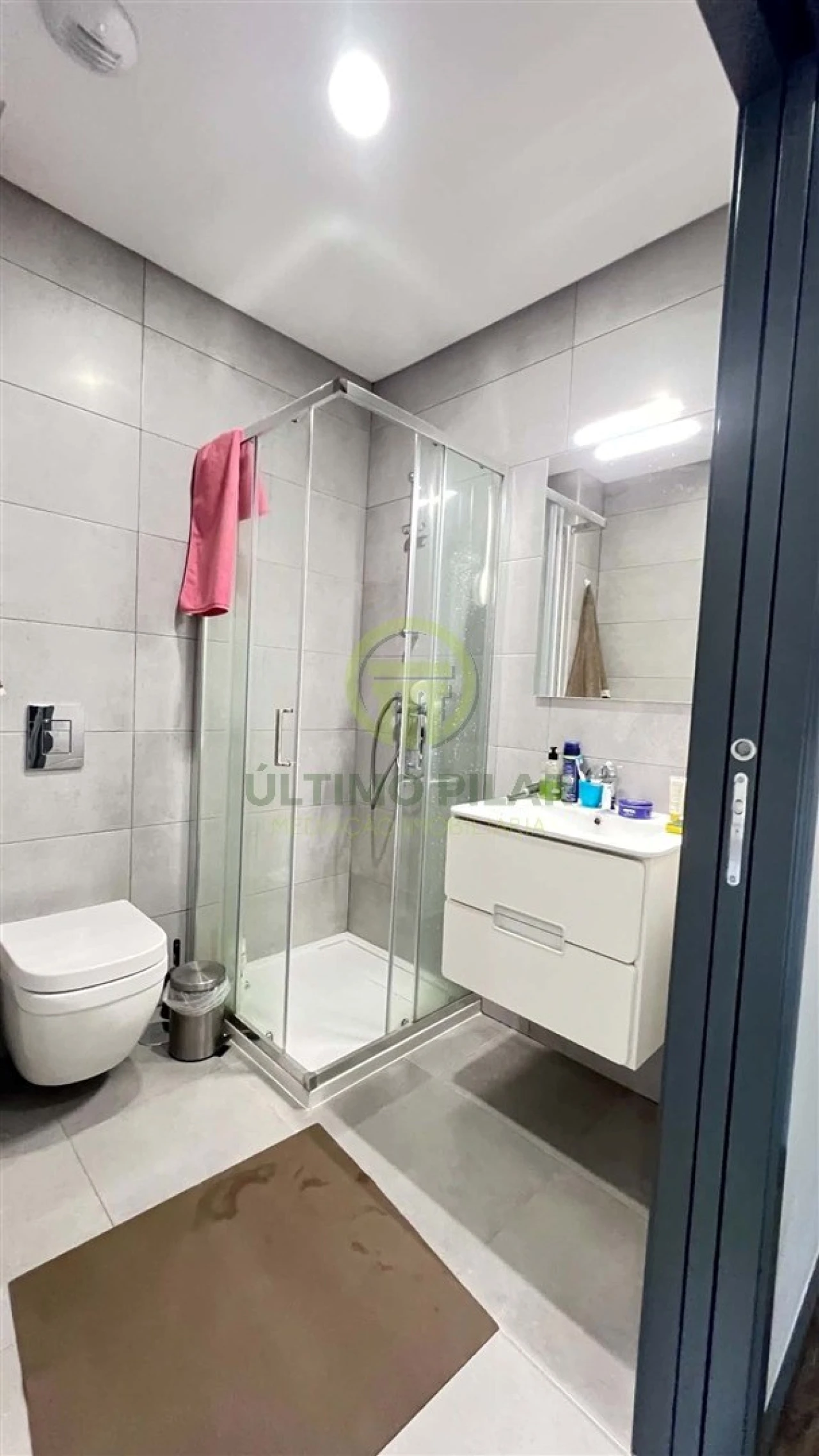 Apartamento T2 para Venda em Sé, Santa Maria e Meixedo Foto 13