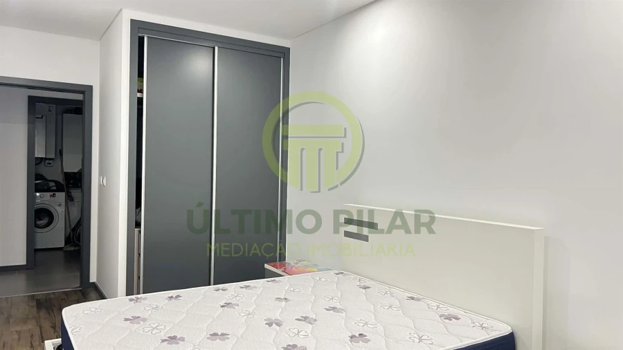 Apartamento T2 para Venda em Sé, Santa Maria e Meixedo Foto 11