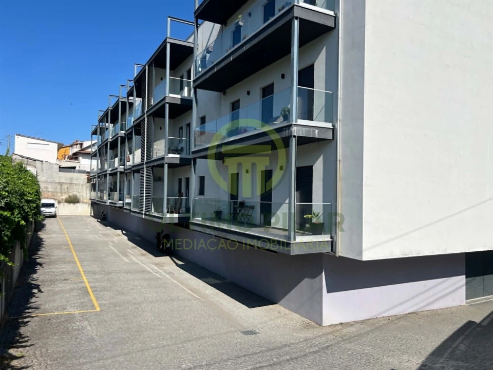 Apartamento T2 para Venda em Sé, Santa Maria e Meixedo Foto 5