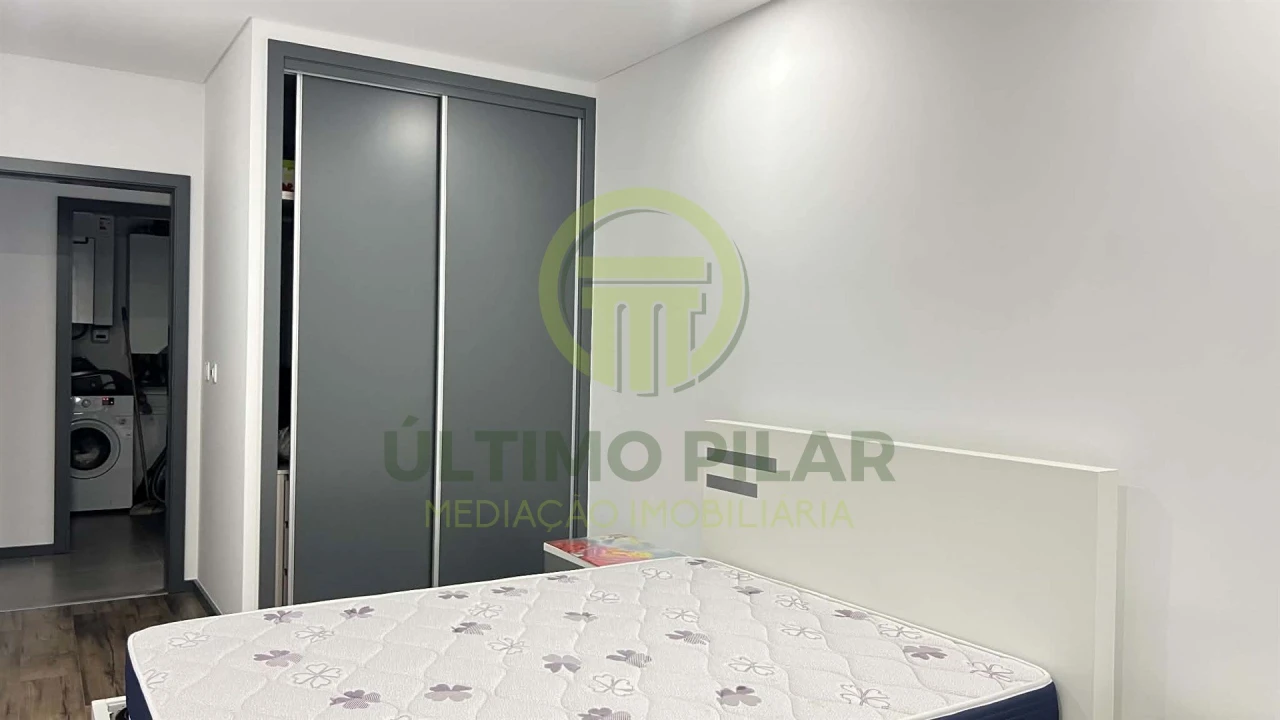 Apartamento T2 para Venda em Sé, Santa Maria e Meixedo Foto 11