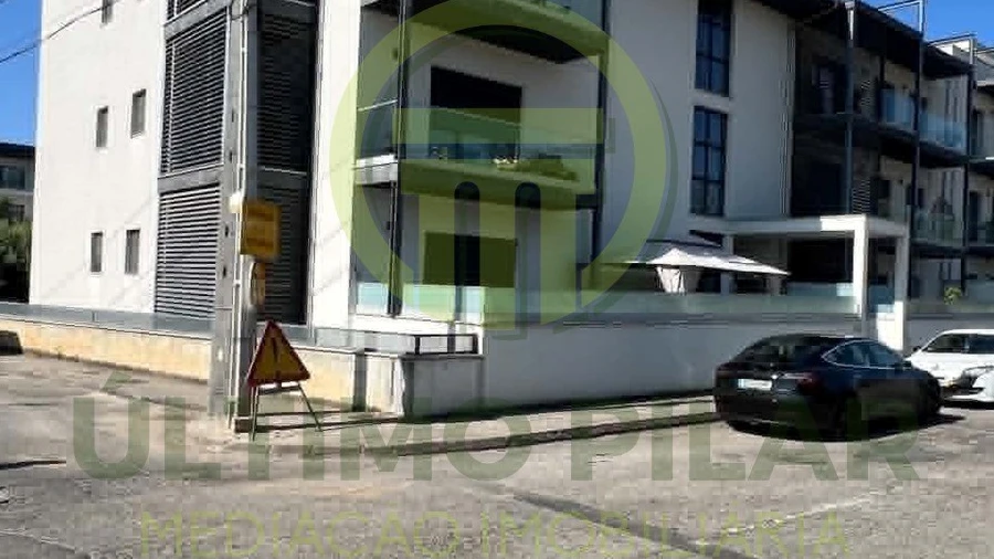 Apartamento T2 para Venda em Sé, Santa Maria e Meixedo
