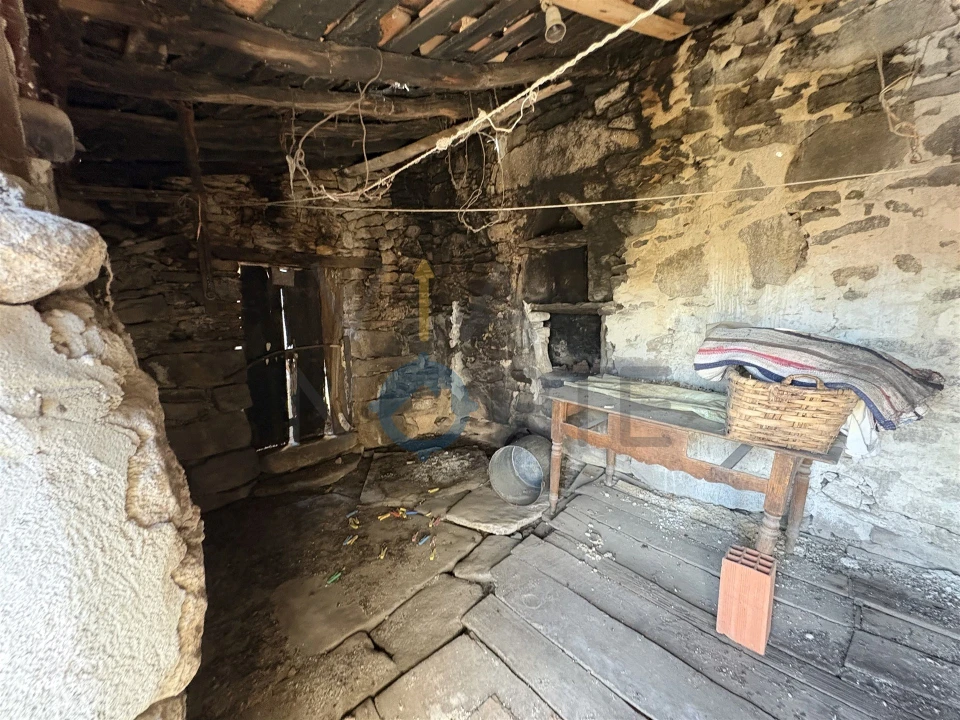 Moradia T1 para Venda em Adeganha e Cardanha Foto 10