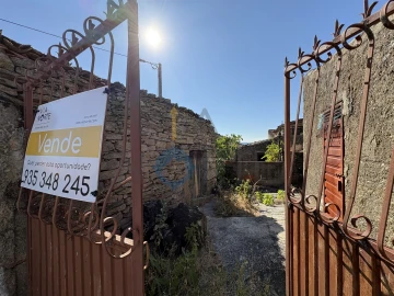 Moradia T1 para Venda em Adeganha e Cardanha