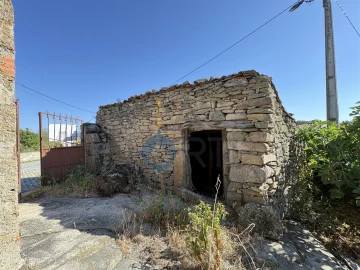 Moradia T1 para Venda em Adeganha e Cardanha