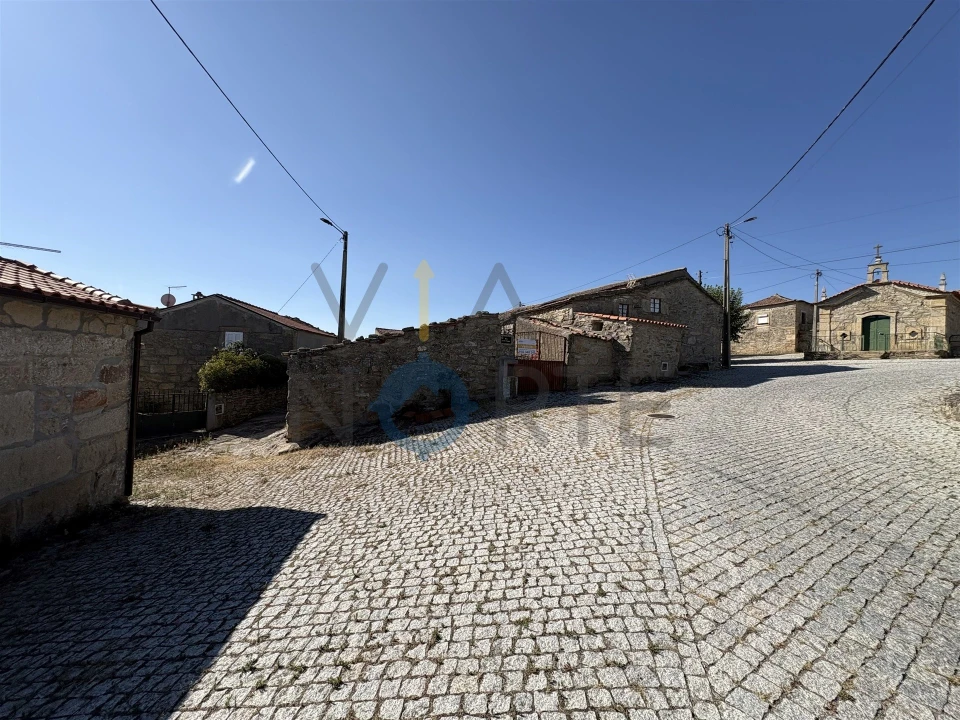 Moradia T1 para Venda em Adeganha e Cardanha Foto 2