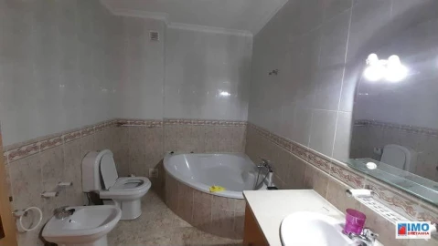 Apartamento T4 para Arrendamento em Covilhã e Canhoso