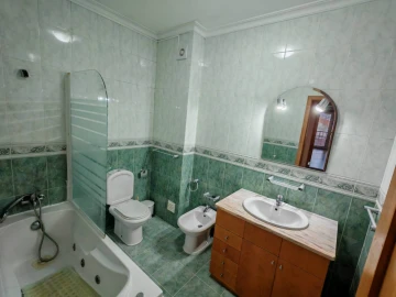 Apartamento T4 para Arrendamento em Covilhã e Canhoso