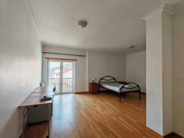 Apartamento T4 para Arrendamento em Covilhã e Canhoso