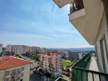 Apartamento T4 para Arrendamento em Covilhã e Canhoso