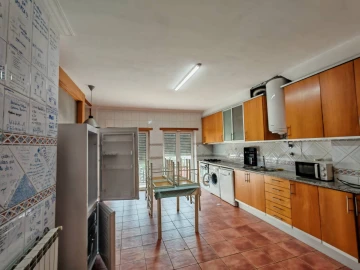 Apartamento T4 para Arrendamento em Covilhã e Canhoso