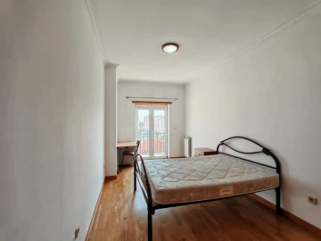 Apartamento T4 para Arrendamento em Covilhã e Canhoso