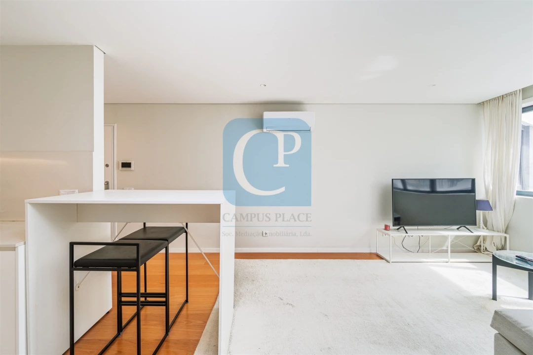 Apartamento T1 para Arrendamento em Paranhos Foto 3