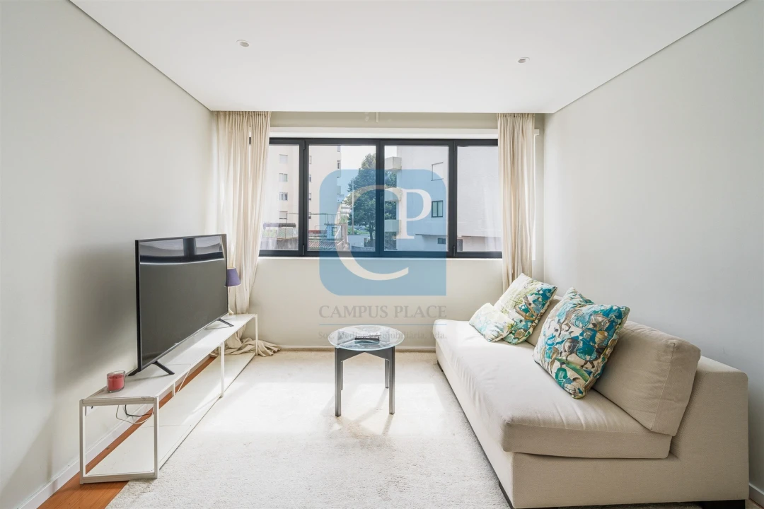 Apartamento T1 para Arrendamento em Paranhos Foto 9
