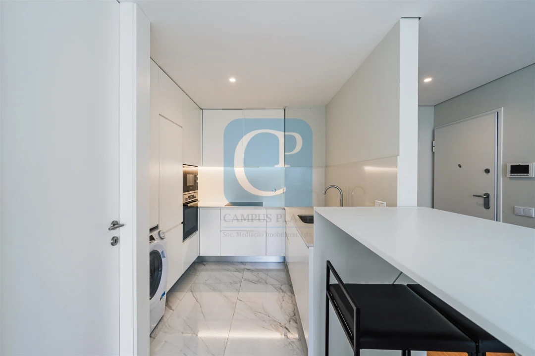 Apartamento T1 para Arrendamento em Paranhos Foto 7