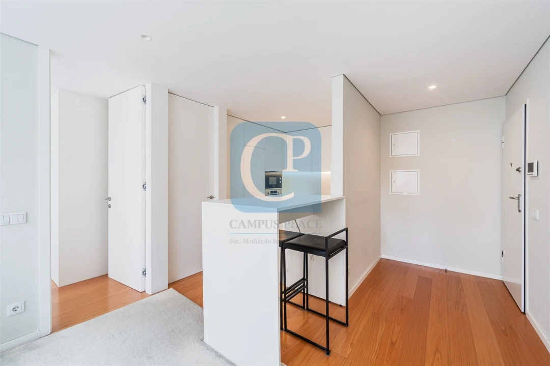Apartamento T1 para Arrendamento em Paranhos Foto 2