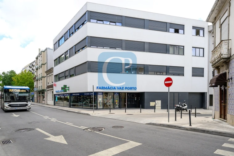 Apartamento T1 para Arrendamento em Paranhos Foto 16