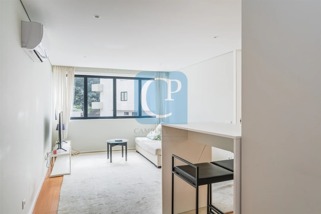 Apartamento T1 para Arrendamento em Paranhos Foto 1