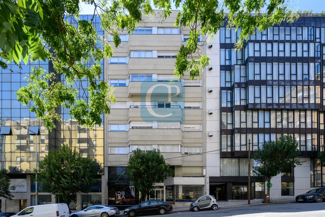 Apartamento T1 para Arrendamento em Lordelo do Ouro e Massarelos Foto 18