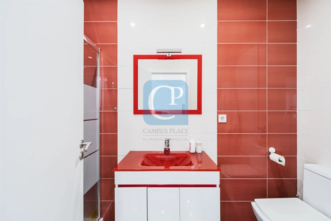 Apartamento T1 para Arrendamento em Lordelo do Ouro e Massarelos Foto 15
