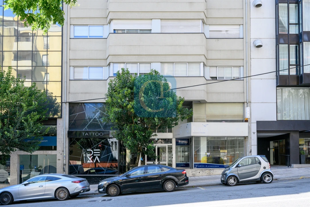 Apartamento T1 para Arrendamento em Lordelo do Ouro e Massarelos Foto 17