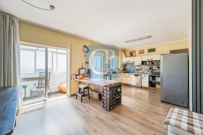 Apartamento T3 para Venda em Mafamude e Vilar do Paraíso