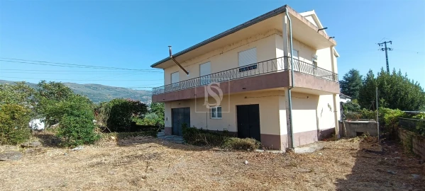 Moradia T3 para Venda em Tortosendo