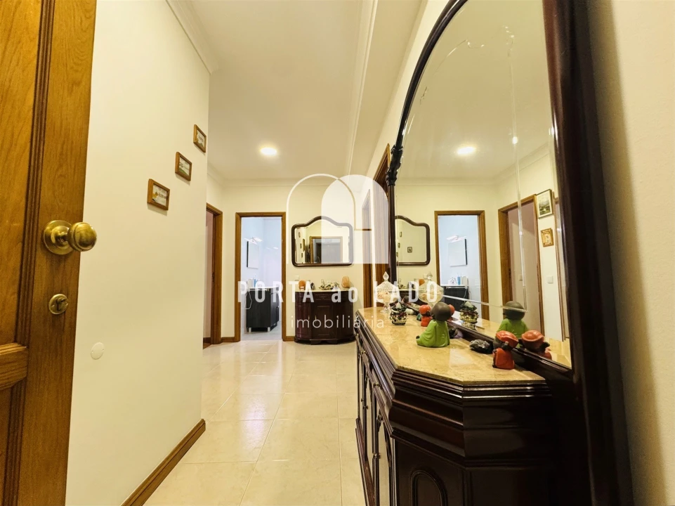 Apartamento T2 para Venda em Serzedo e Perosinho Foto 2