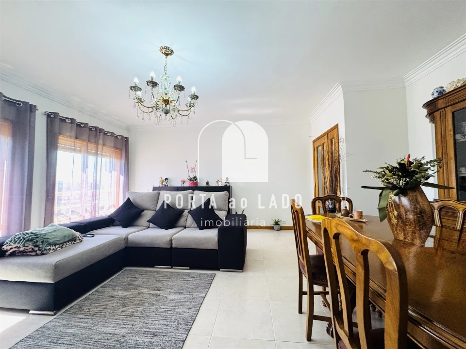 Apartamento T2 para Venda em Serzedo e Perosinho Foto 1