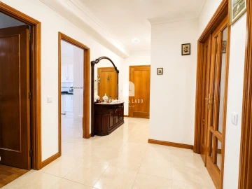 Apartamento T2 para Venda em Serzedo e Perosinho