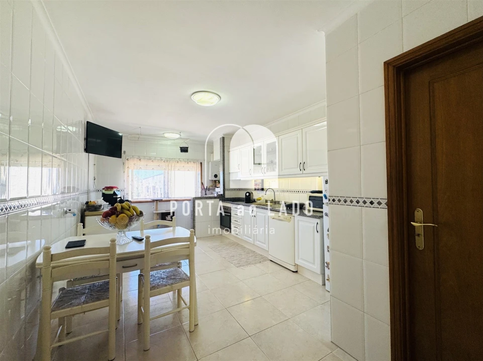 Apartamento T2 para Venda em Serzedo e Perosinho Foto 9